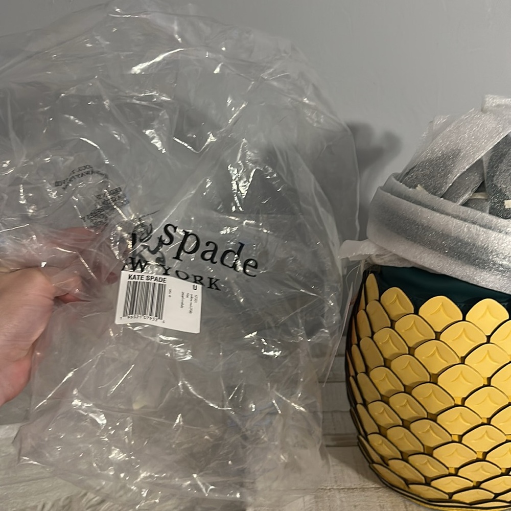 Nwt Kate spade pineapple colada crossbody bag - Picture 8 of 8